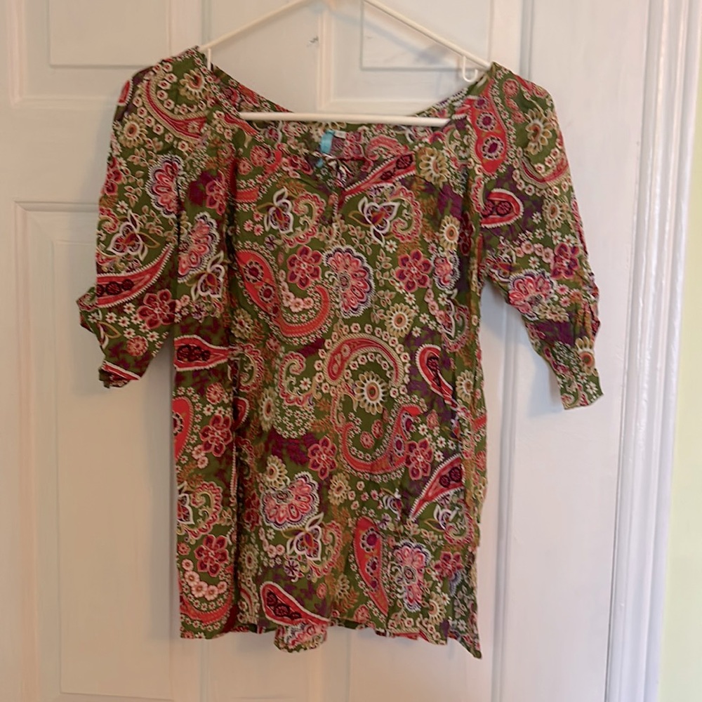 3/4 length sleeves paisley top
